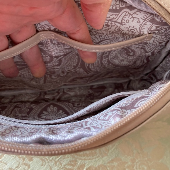 Bella Russo beige crossbody/shoulder bag with chain - Picture 11 of 12